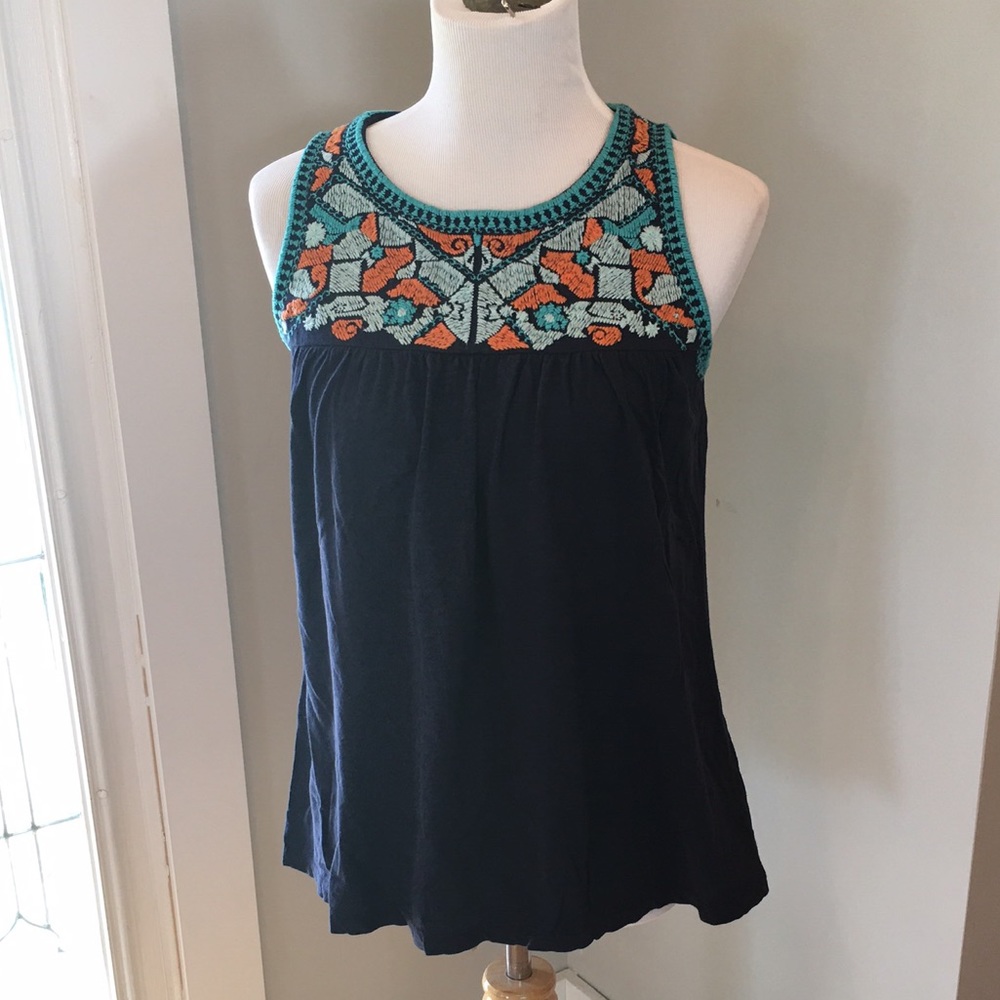 Crown & Ivy top